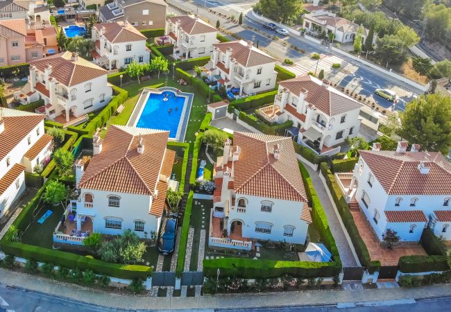 Casa adosada en Miami Playa - MASIA1 adosado con jardín privado y piscina comun Casa adosada en Miami Playa - MASIA1 adosado con jardín privado y piscina comun