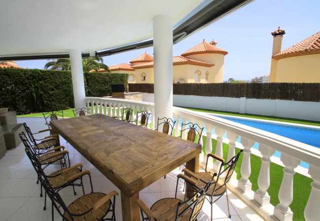Villa en Miami Playa - ALAMO Gran villa piscina privada y WiFi gratis Villa en Miami Playa - ALAMO Gran villa piscina privada y WiFi gratis