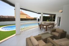 Villa en Miami Playa - ALAMO Gran villa piscina privada y WiFi gratis