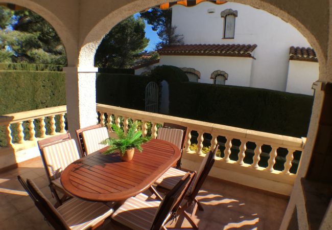 Casa adosada en Miami Playa - RIOJA Adosado jardín, BBQ, piscina y Wifi gratis Casa adosada en Miami Playa - RIOJA Adosado jardín, BBQ, piscina y Wifi gratis