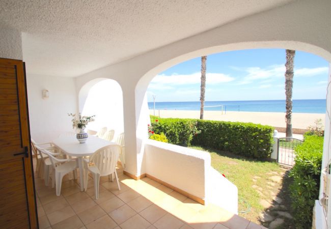 Casa adosada en Miami Playa - CASABLANCA 1ª línea mar con BBQ y Wifi Casa adosada en Miami Playa - CASABLANCA 1ª línea mar con BBQ y Wifi