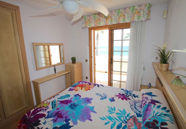 Casa adosada en Miami Playa - CASABLANCA 1ª línea mar con BBQ y Wifi Casa adosada en Miami Playa - CASABLANCA 1ª línea mar con BBQ y Wifi