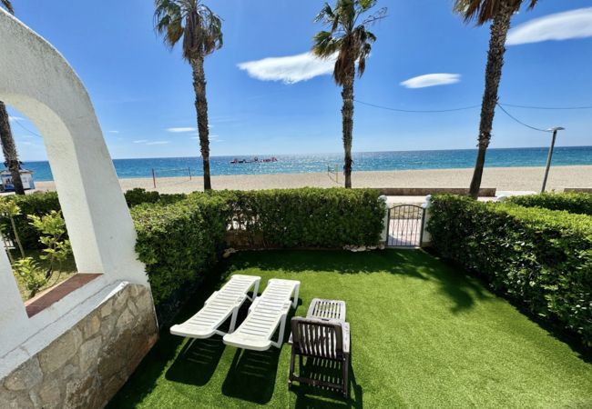 Casa adosada en Miami Playa - CASABLANCA 1ª línea mar con BBQ y Wifi Casa adosada en Miami Playa - CASABLANCA 1ª línea mar con BBQ y Wifi