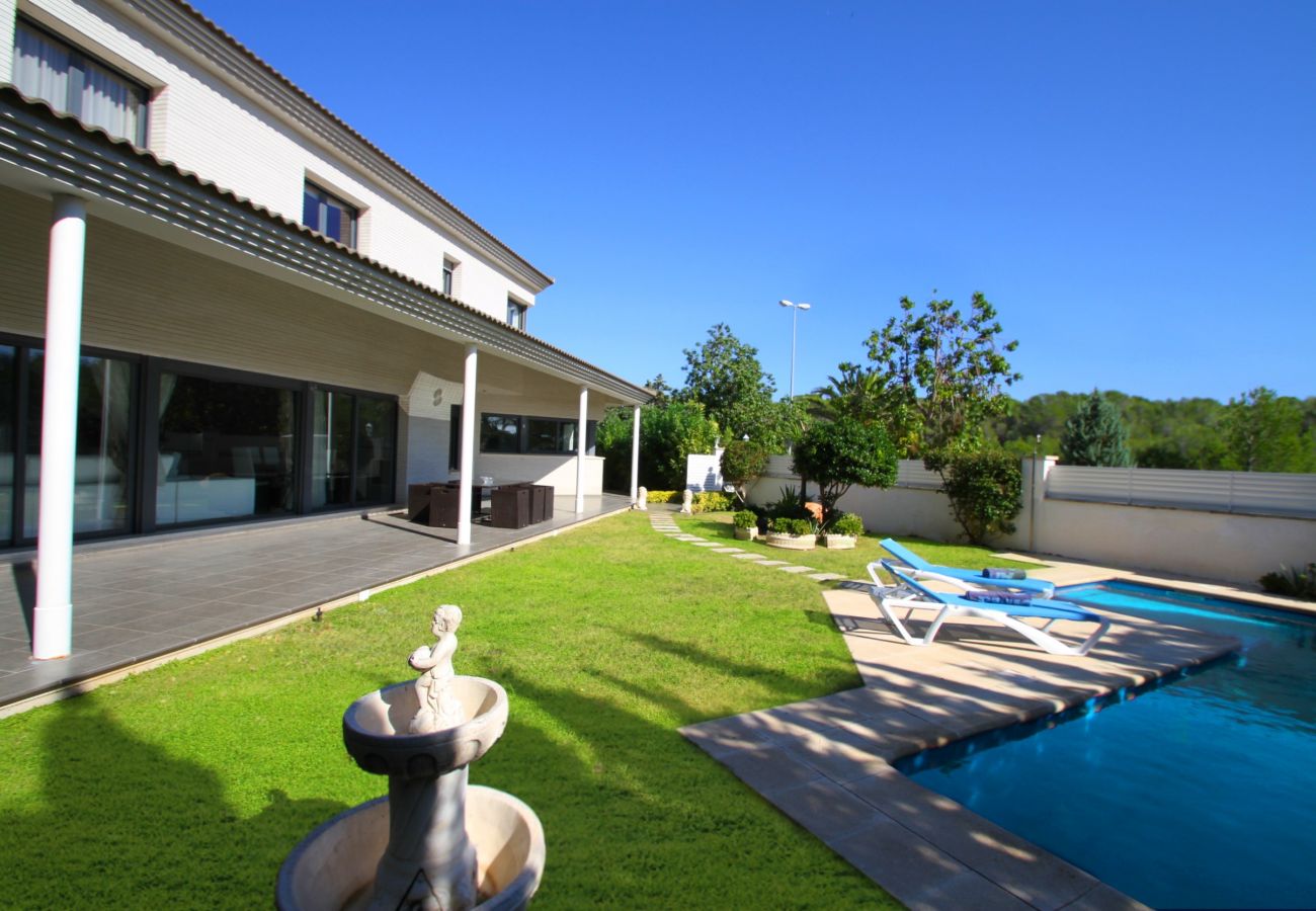 Villa en Hospitalet de L´Infant - PERLA Gran villa piscina privada y WiFi gratis Villa en Hospitalet de L´Infant - PERLA Gran villa piscina privada y WiFi gratis