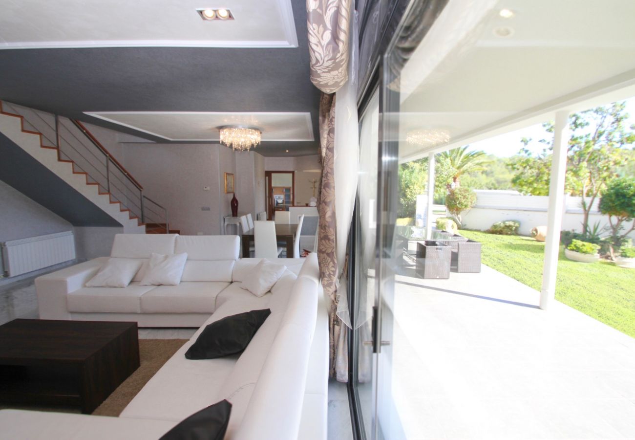 Villa en Hospitalet de L´Infant - PERLA Gran villa piscina privada y WiFi gratis Villa en Hospitalet de L´Infant - PERLA Gran villa piscina privada y WiFi gratis