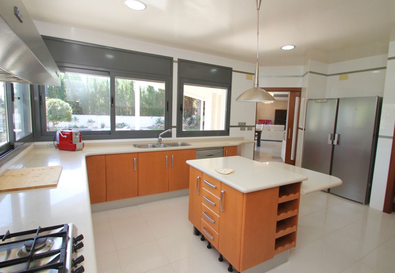 Villa en Hospitalet de L´Infant - PERLA Gran villa piscina privada y WiFi gratis Villa en Hospitalet de L´Infant - PERLA Gran villa piscina privada y WiFi gratis