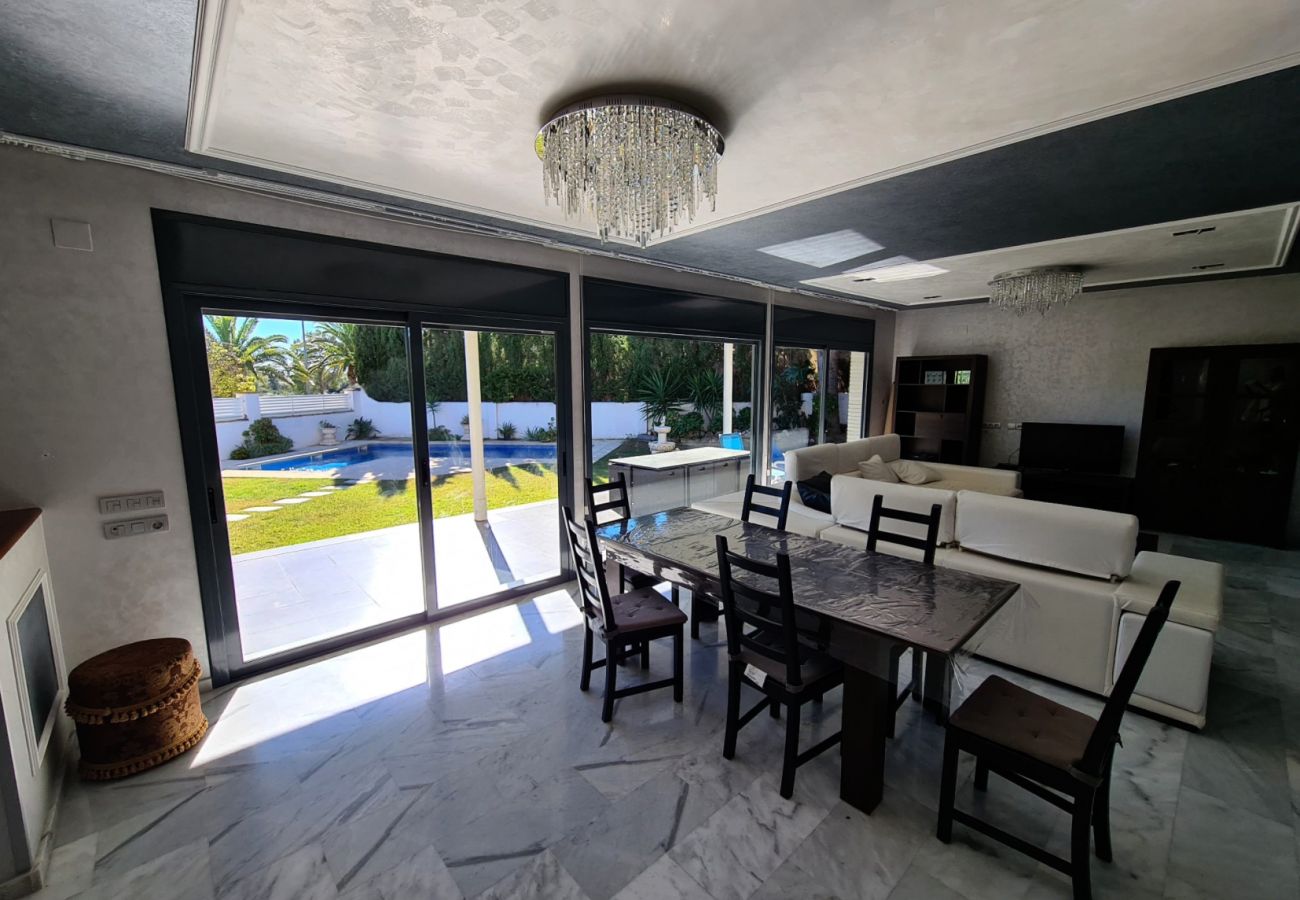 Villa en Hospitalet de L´Infant - PERLA Gran villa piscina privada y WiFi gratis Villa en Hospitalet de L´Infant - PERLA Gran villa piscina privada y WiFi gratis