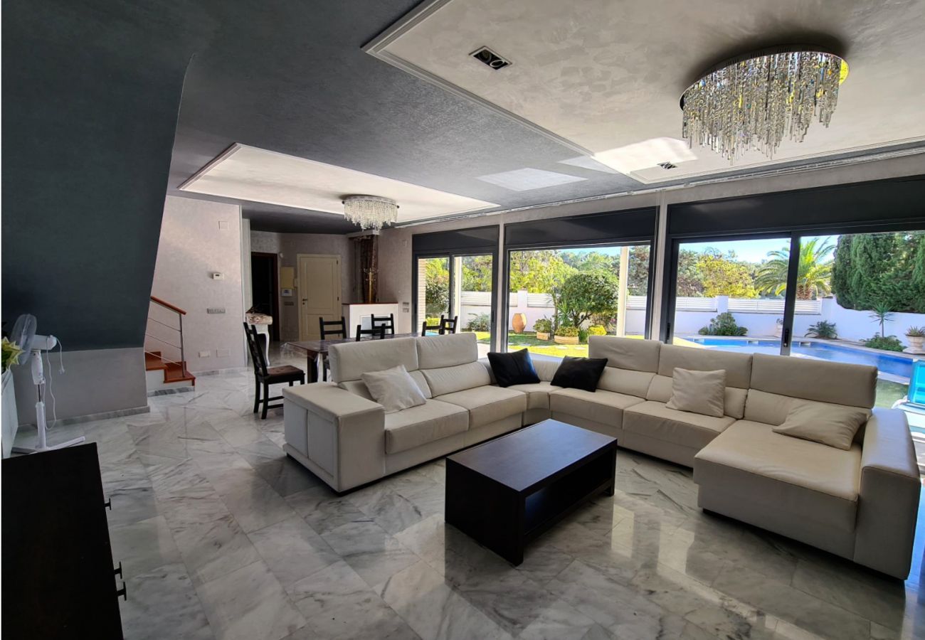 Villa en Hospitalet de L´Infant - PERLA Gran villa piscina privada y WiFi gratis Villa en Hospitalet de L´Infant - PERLA Gran villa piscina privada y WiFi gratis