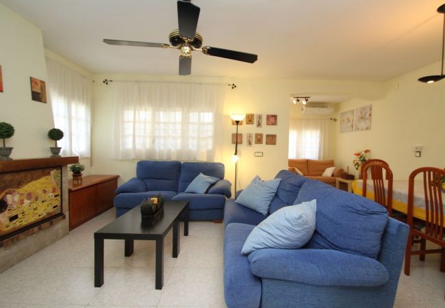 Casa adosada en Miami Playa - BEDOL1 Adosado jardín, piscina comun, WiFi gratis Casa adosada en Miami Playa - BEDOL1 Adosado jardín, piscina comun, WiFi gratis