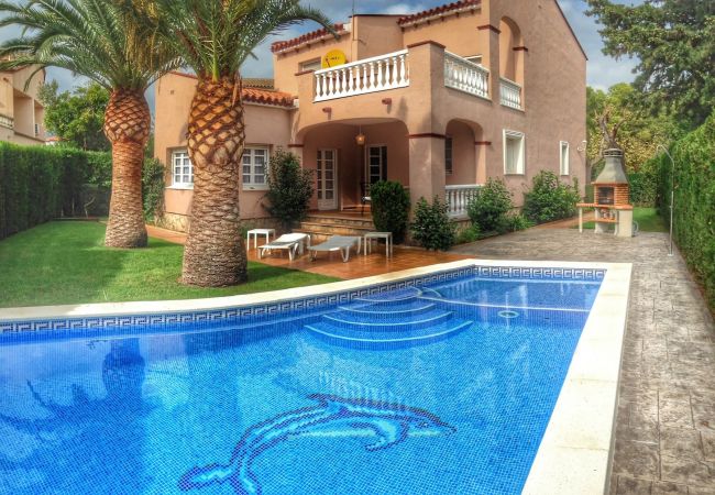 Villa/Dettached house in Miami Playa - NAPOLEON Villa piscina privada, BBQ, Wifi gratis