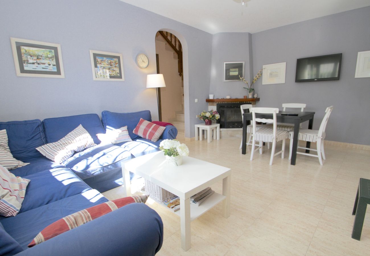 Terraced House in Miami Playa - MASIA2 adosado jardín privado, BBQ y piscina comun Terraced House in Miami Playa - MASIA2 adosado jardín privado, BBQ y piscina comun