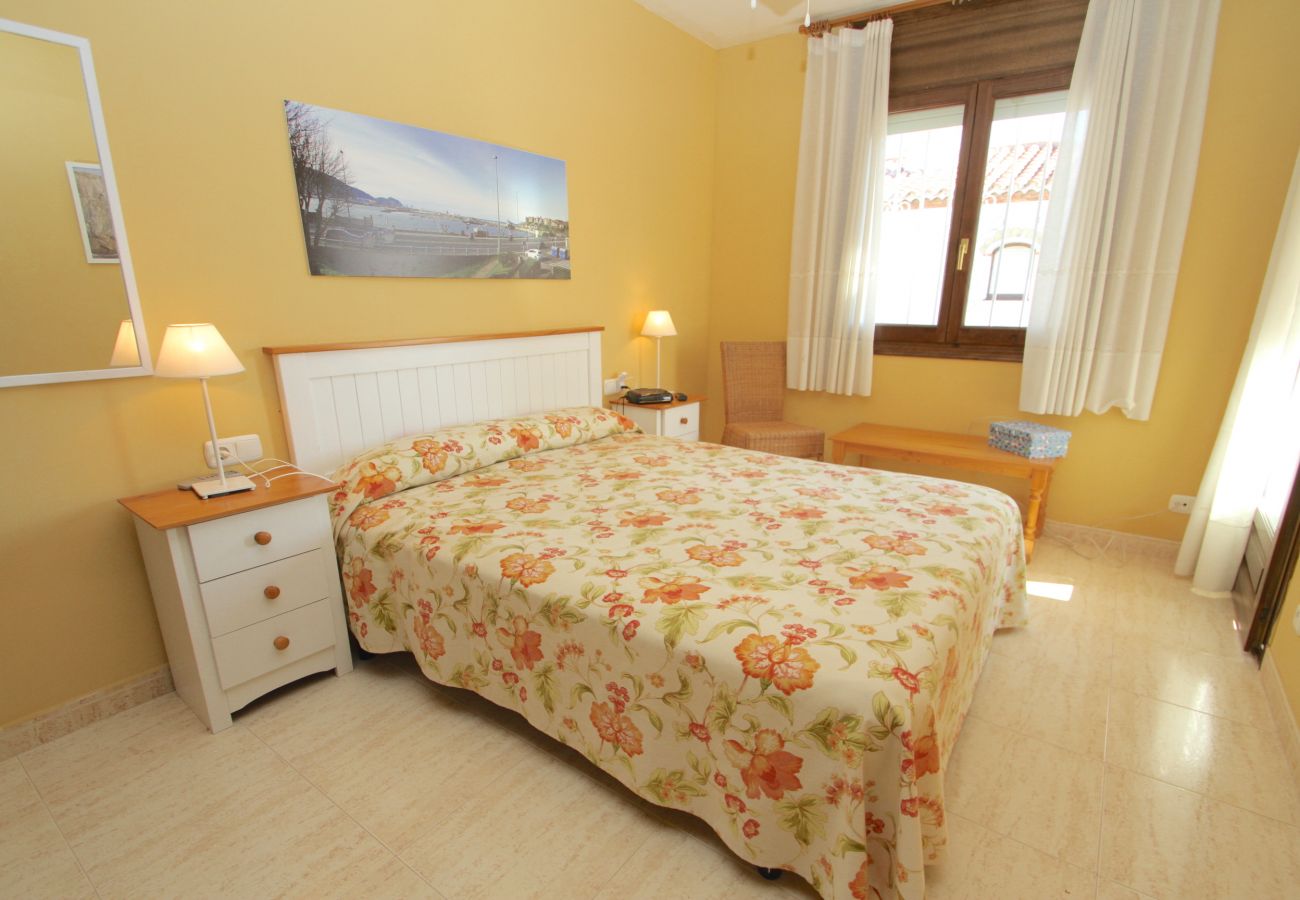 Terraced House in Miami Playa - MASIA2 adosado jardín privado, BBQ y piscina comun Terraced House in Miami Playa - MASIA2 adosado jardín privado, BBQ y piscina comun