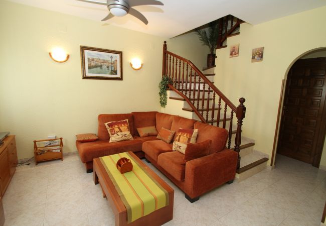 Terraced House in Miami Playa - RIOJA Adosado jardín, BBQ, piscina y Wifi gratis Terraced House in Miami Playa - RIOJA Adosado jardín, BBQ, piscina y Wifi gratis