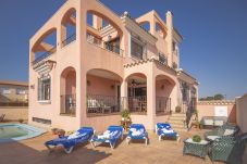 Villa in Hospitalet de L´Infant - ROSA Villa con piscina privada al lado de la playa