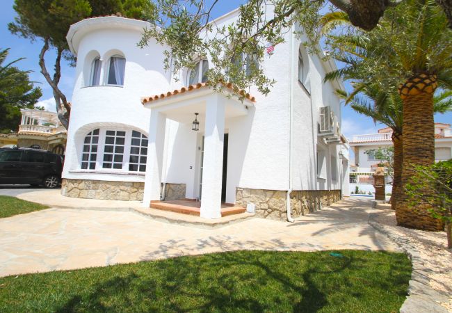 Villa à Miami Playa - GALLO Gran villa en playa, piscina y wifi gratis Villa à Miami Playa - GALLO Gran villa en playa, piscina y wifi gratis