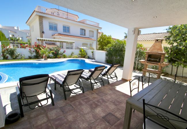 Villa à Miami Playa - GALLO Gran villa en playa, piscina y wifi gratis Villa à Miami Playa - GALLO Gran villa en playa, piscina y wifi gratis