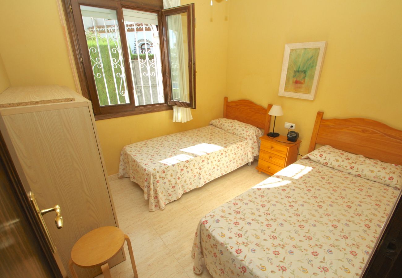 Maison mitoyenne à Miami Playa - MASIA2 adosado jardín privado, BBQ y piscina comun Maison mitoyenne à Miami Playa - MASIA2 adosado jardín privado, BBQ y piscina comun