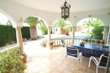 Villa à Miami Playa - GRANADA Villa piscina, jardín, BBQ, Wifi gratis