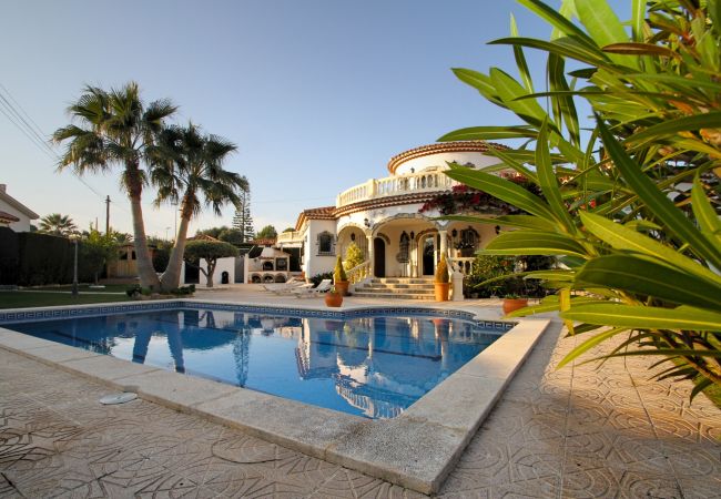 Villa à Miami Playa - LIDIA Villa piscina privada, jardín, Wifi gratis Villa à Miami Playa - LIDIA Villa piscina privada, jardín, Wifi gratis