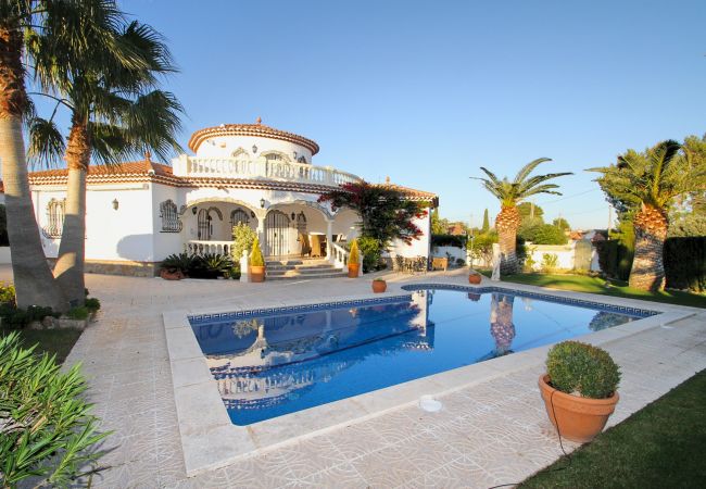 Villa à Miami Playa - LIDIA Villa piscina privada, jardín, Wifi gratis Villa à Miami Playa - LIDIA Villa piscina privada, jardín, Wifi gratis