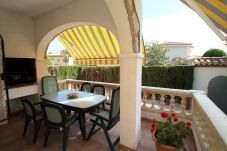 Maison mitoyenne à Miami Playa - RIOJA2 adosado con jardín, BBQ y piscina comun