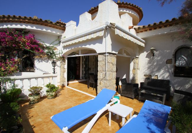 Villa à Miami Playa - CORAL Villa piscina privada, jardín, Wifi gratis Villa à Miami Playa - CORAL Villa piscina privada, jardín, Wifi gratis