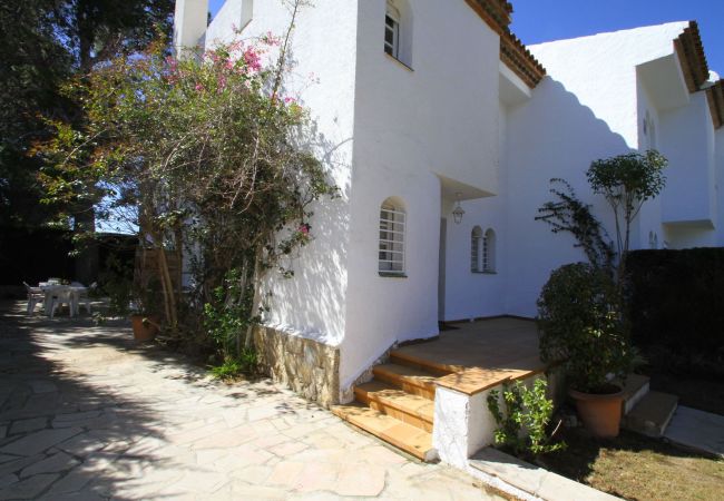 Maison mitoyenne à Miami Playa - BEDOL1 Adosado jardín, piscina comun, WiFi gratis Maison mitoyenne à Miami Playa - BEDOL1 Adosado jardín, piscina comun, WiFi gratis