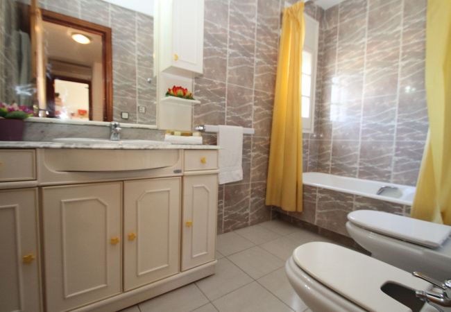 Maison mitoyenne à Miami Playa - BEDOL1 Adosado jardín, piscina comun, WiFi gratis Maison mitoyenne à Miami Playa - BEDOL1 Adosado jardín, piscina comun, WiFi gratis