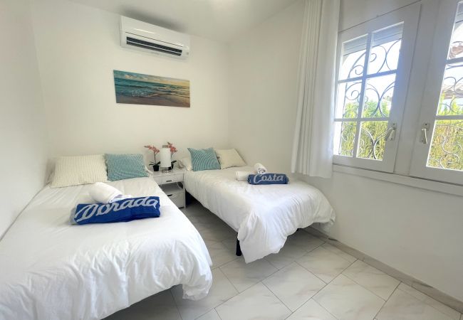 Maison mitoyenne à Miami Playa - LOTUS villa adosada cerca de la playa Maison mitoyenne à Miami Playa - LOTUS villa adosada cerca de la playa