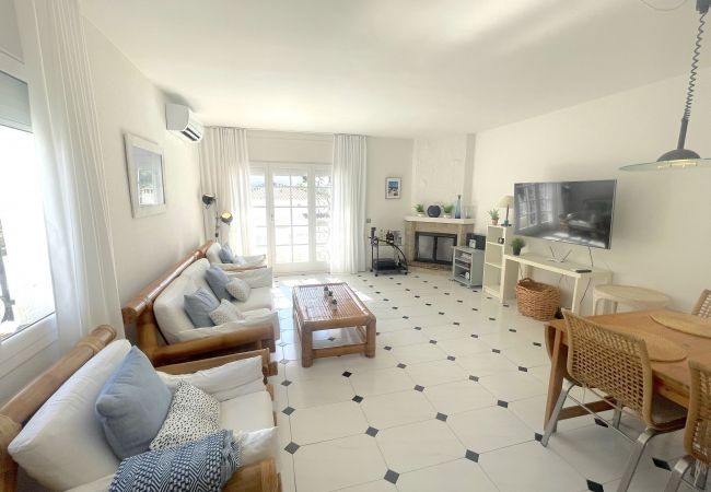 Maison mitoyenne à Miami Playa - LOTUS villa adosada cerca de la playa Maison mitoyenne à Miami Playa - LOTUS villa adosada cerca de la playa