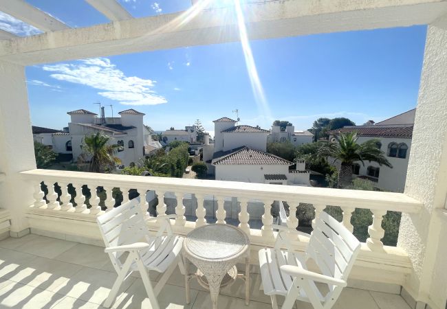 Maison mitoyenne à Miami Playa - LOTUS villa adosada cerca de la playa Maison mitoyenne à Miami Playa - LOTUS villa adosada cerca de la playa