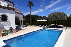 Villa à Rustical Mont-roig - PLAYA RUSTICAL con piscina privada en zona verde
