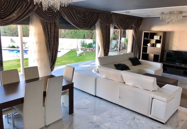 villa à Hospitalet de l'Infant - Chalet independiente en venta en llevant villa à Hospitalet de l'Infant - Chalet independiente en venta en llevant