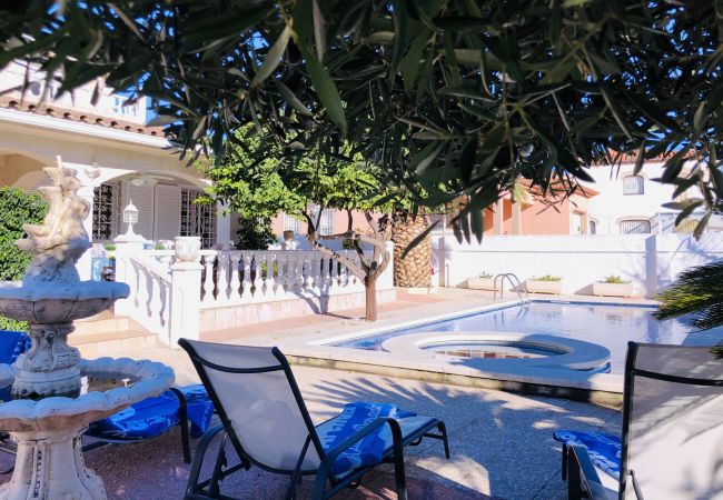 Вилла на Miami Playa - LEMON Villa con piscina y Wifi gratis Вилла на Miami Playa - LEMON Villa con piscina y Wifi gratis