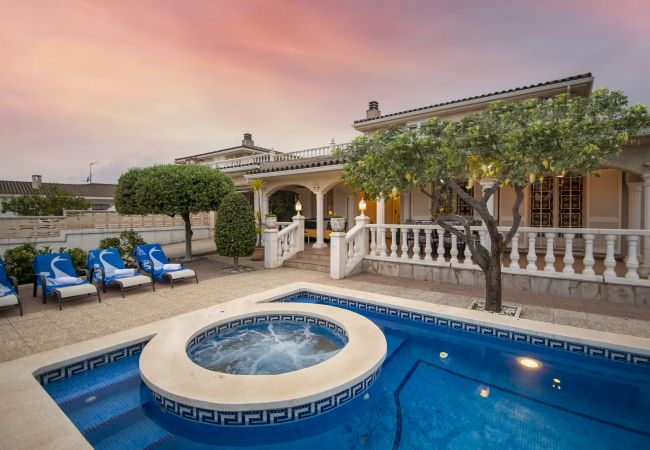 Вилла на Miami Playa - LEMON Villa con piscina y Wifi gratis Вилла на Miami Playa - LEMON Villa con piscina y Wifi gratis