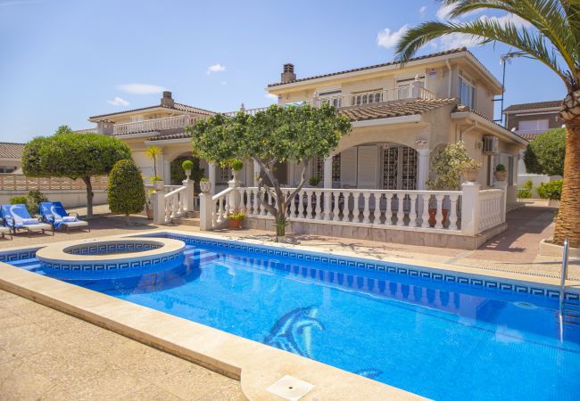 Вилла на Miami Playa - LEMON Villa con piscina y Wifi gratis Вилла на Miami Playa - LEMON Villa con piscina y Wifi gratis