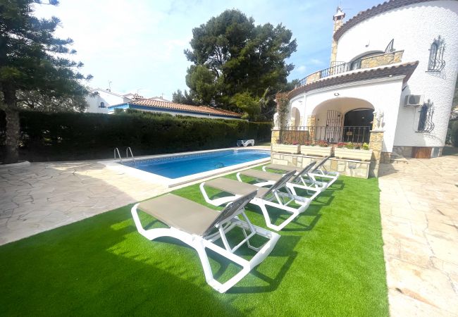 Вилла на Miami Playa - JAZMIN Gran villa piscina privada y Wifi gratis Вилла на Miami Playa - JAZMIN Gran villa piscina privada y Wifi gratis