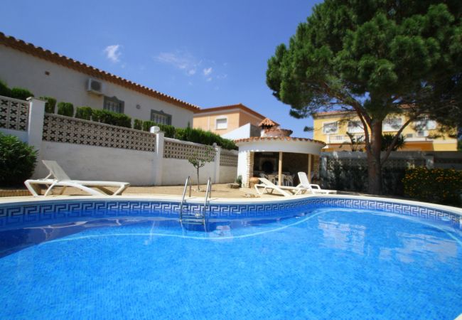 Вилла на Miami Playa - FORTUNA villa, piscina privada y grán jardín Вилла на Miami Playa - FORTUNA villa, piscina privada y grán jardín