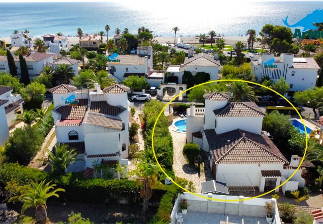 Вилла на Miami Playa - SULA villa con piscina privada cerca del mar Вилла на Miami Playa - SULA villa con piscina privada cerca del mar