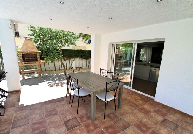 Вилла на Miami Playa - GALLO Gran villa en playa, piscina y wifi gratis Вилла на Miami Playa - GALLO Gran villa en playa, piscina y wifi gratis