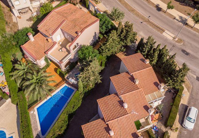 Вилла на Miami Playa - NAPOLEON Villa piscina privada, BBQ, Wifi gratis Вилла на Miami Playa - NAPOLEON Villa piscina privada, BBQ, Wifi gratis