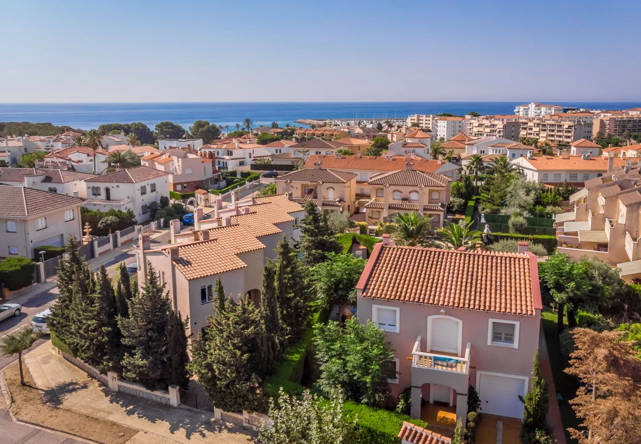 Вилла на Миами Плайя - NAPOLEON Villa piscina privada, BBQ, Wifi gratis Вилла на Миами Плайя - NAPOLEON Villa piscina privada, BBQ, Wifi gratis