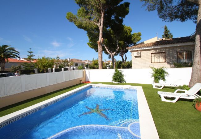 Вилла на Miami Playa - AMELIE Villa piscina privada, BBQ y Wifi gratis Вилла на Miami Playa - AMELIE Villa piscina privada, BBQ y Wifi gratis