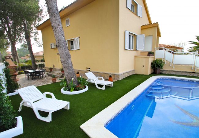 Вилла на Miami Playa - AMELIE Villa piscina privada, BBQ y Wifi gratis Вилла на Miami Playa - AMELIE Villa piscina privada, BBQ y Wifi gratis