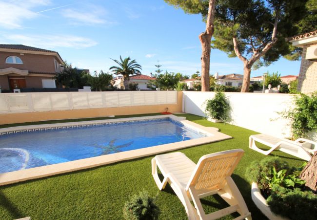 Вилла на Miami Playa - AMELIE Villa piscina privada, BBQ y Wifi gratis Вилла на Miami Playa - AMELIE Villa piscina privada, BBQ y Wifi gratis