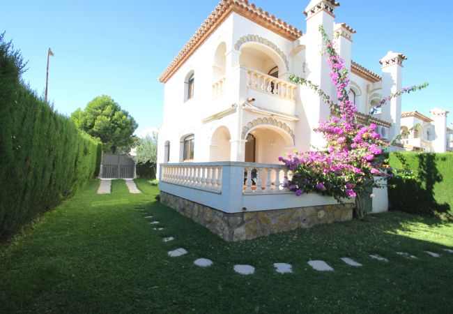 Таунхаус на Miami Playa - MASIA1 adosado con jardín privado y piscina comun Таунхаус на Miami Playa - MASIA1 adosado con jardín privado y piscina comun