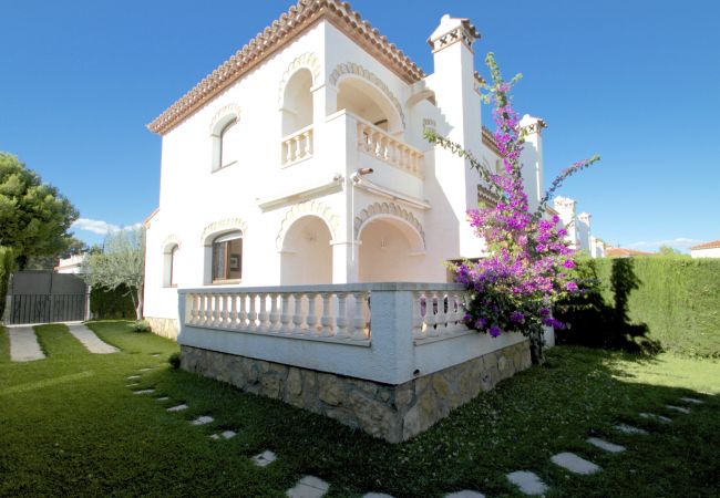 Таунхаус на Miami Playa - MASIA1 adosado con jardín privado y piscina comun Таунхаус на Miami Playa - MASIA1 adosado con jardín privado y piscina comun