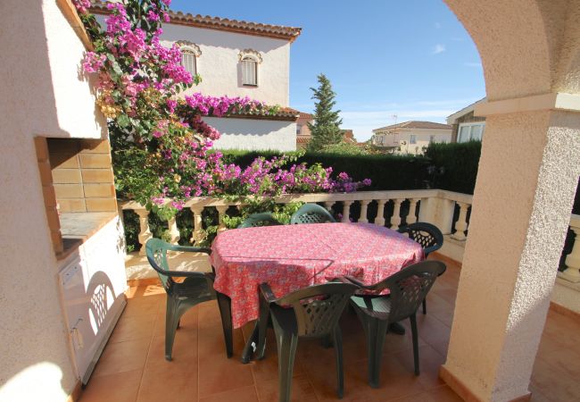 Таунхаус на Miami Playa - MASIA1 adosado con jardín privado y piscina comun Таунхаус на Miami Playa - MASIA1 adosado con jardín privado y piscina comun