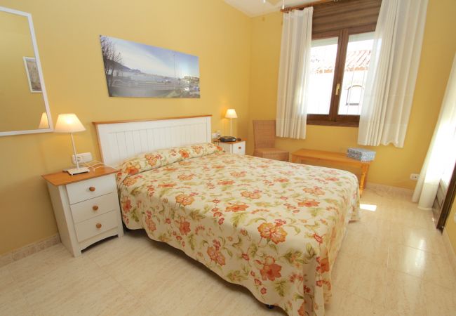 Таунхаус на Miami Playa - MASIA2 adosado jardín privado, BBQ y piscina comun Таунхаус на Miami Playa - MASIA2 adosado jardín privado, BBQ y piscina comun