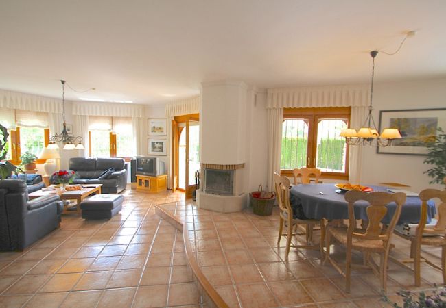 Вилла на Miami Playa - GRANADA Villa piscina, jardín, BBQ, Wifi gratis Вилла на Miami Playa - GRANADA Villa piscina, jardín, BBQ, Wifi gratis